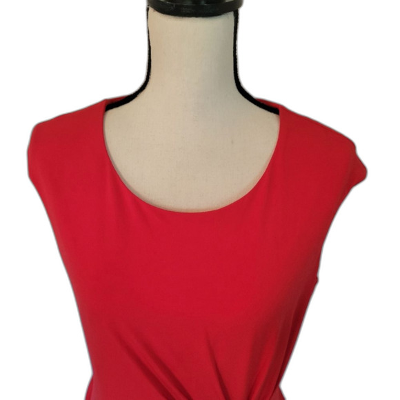 Saks Fifth Avenue red ruched zip up back sleeveless stretch midi dress, size 6 - Picture 4 of 8